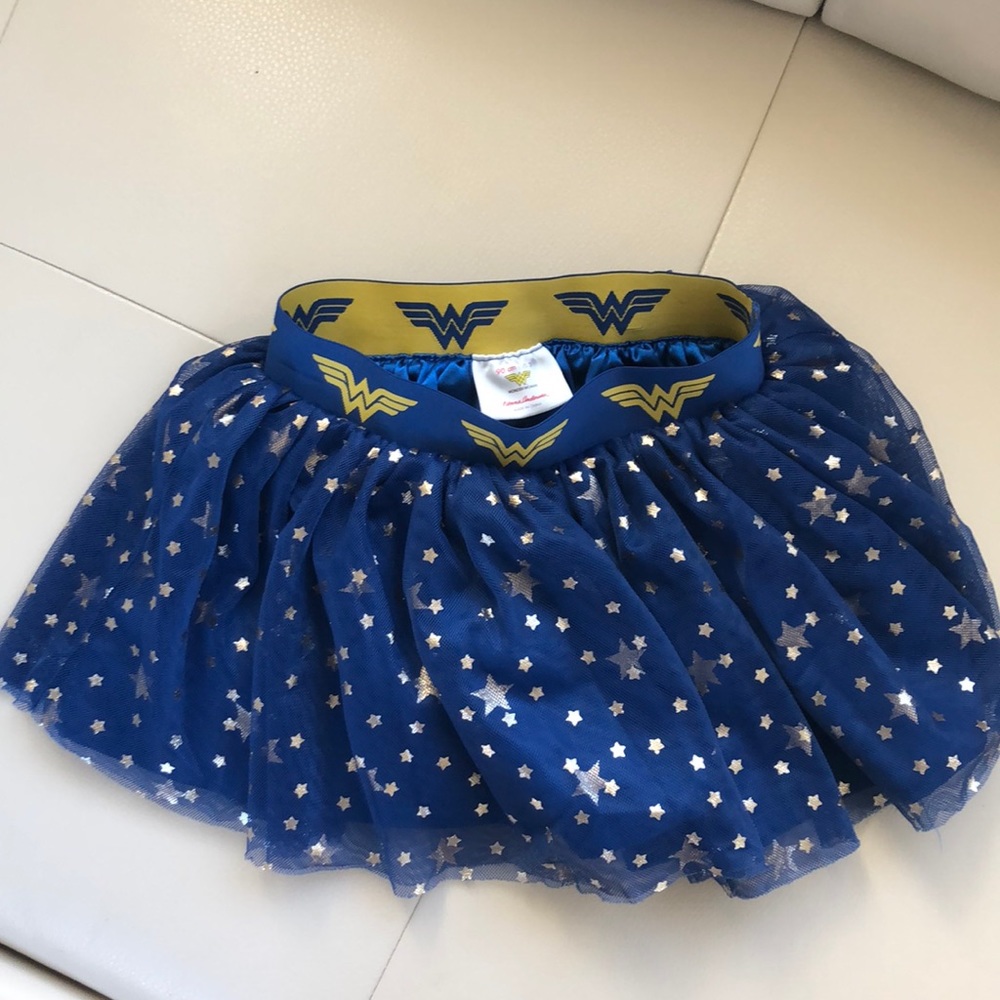 Hanna Andersson Wonder Woman 90 EUC skirt
